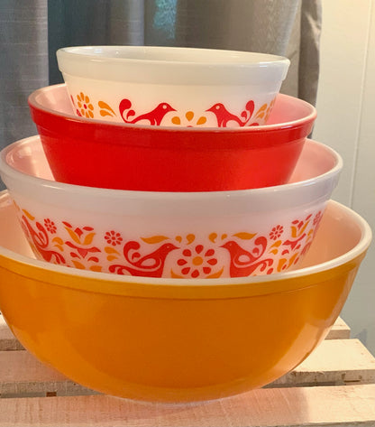 Pyrex Friendship mixing bowl full stack (OTTV 1017) sold as full stack 401, 402, 403, 404