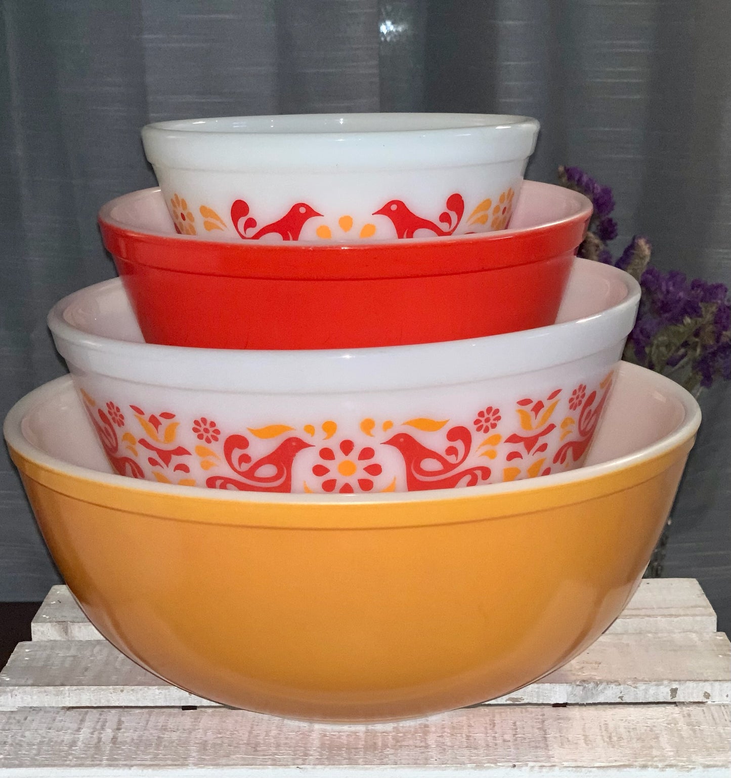 Pyrex Friendship mixing bowl full stack (OTTV 1017) sold as full stack 401, 402, 403, 404