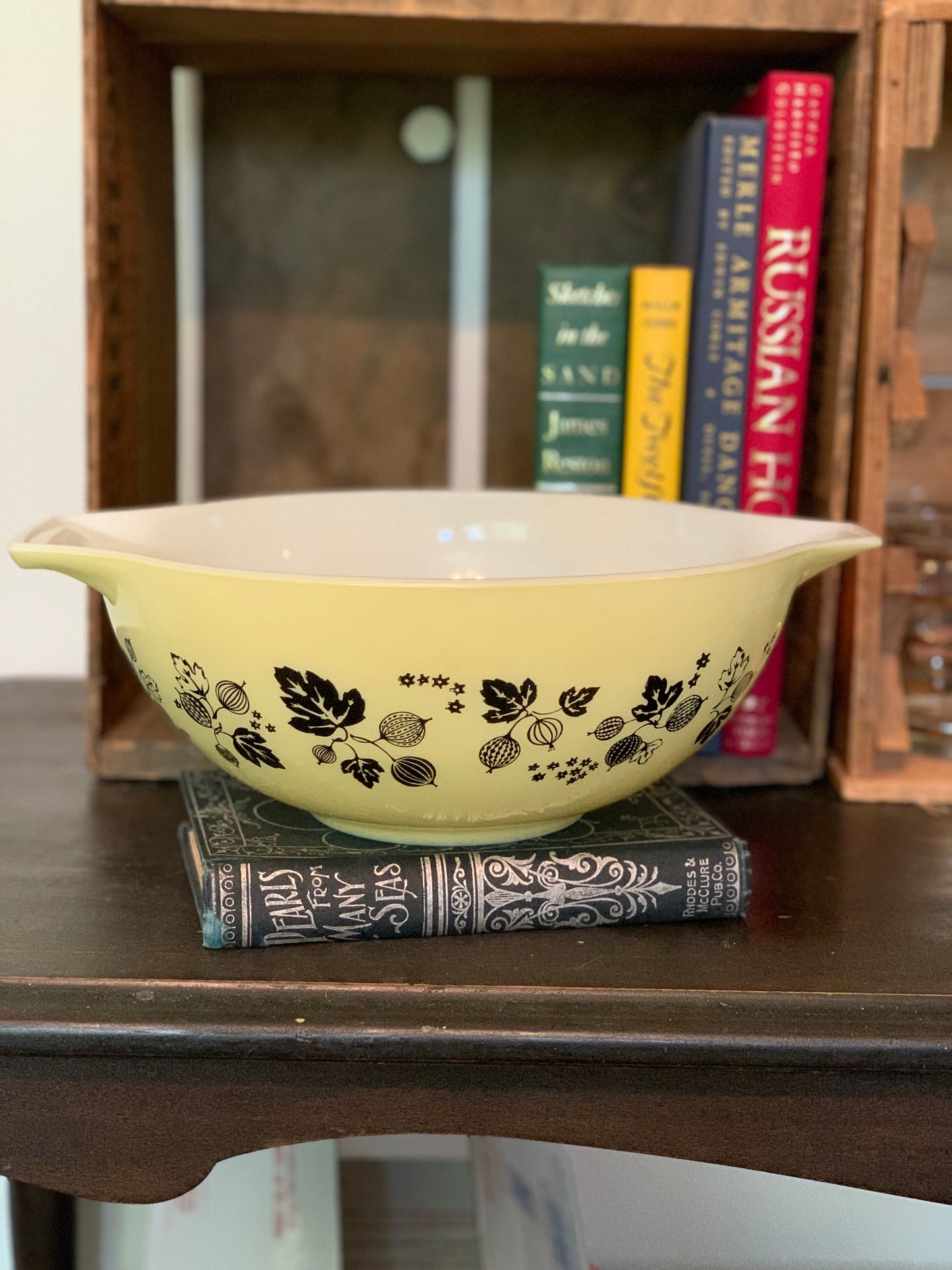 Pyrex Yellow Gooseberry 444