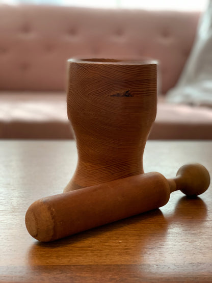 Wooden mortar and pestle (2411.1)