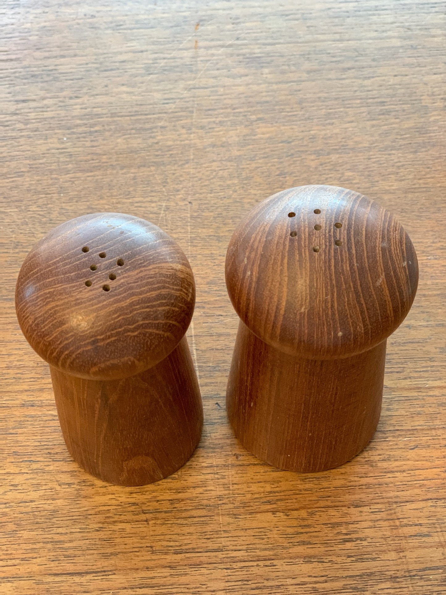 Vintage Wooden Salt & Pepper shaker set (2418) priced as set with stoppers