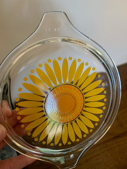 Pyrex clear Daisy clear lid small cinderella round (1472)