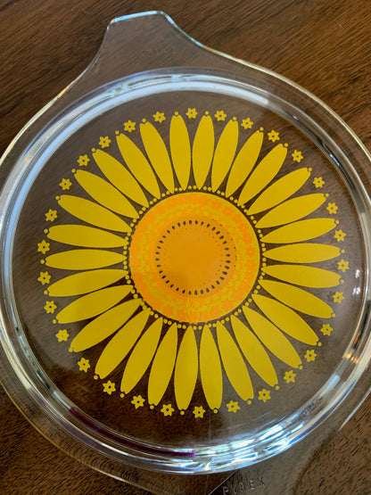 Pyrex clear Daisy clear lid small cinderella round (1472)