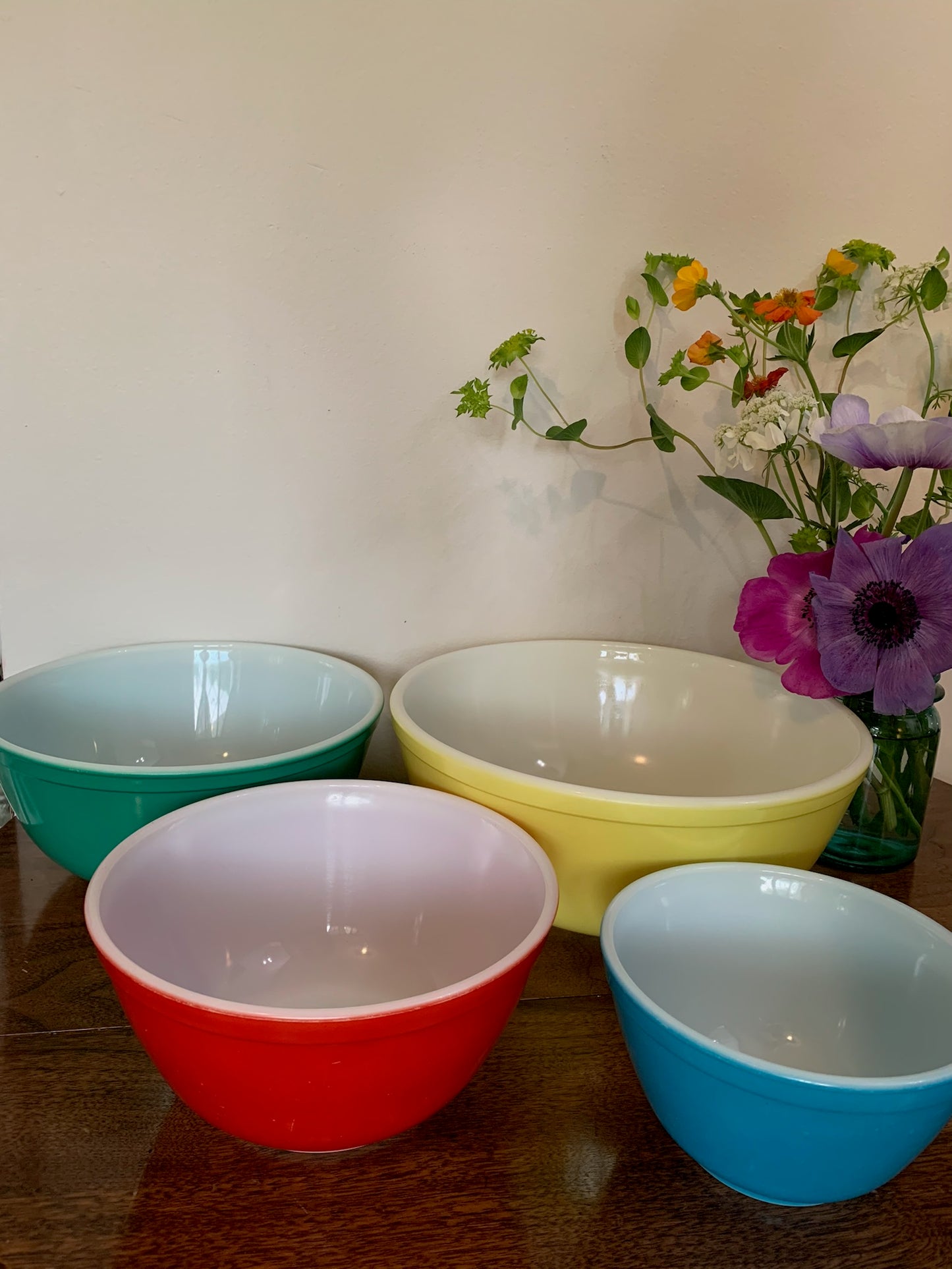 Pyrex Primary Color full stack mixing bowls (1696.1)