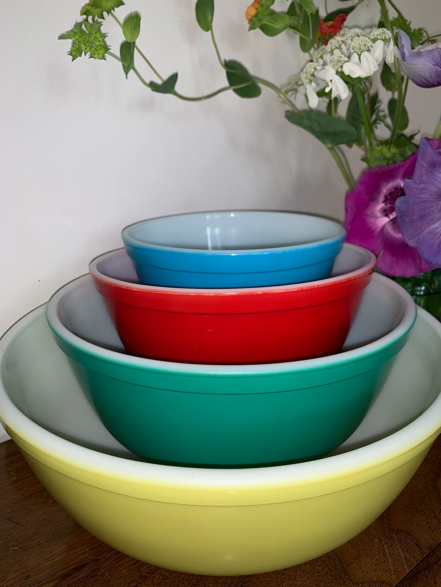 Pyrex Primary Color full stack mixing bowls (1696.1)