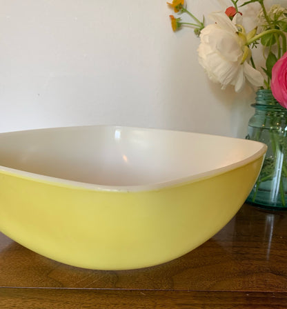 Pyrex Yellow 12oz hostess bowl (Sunburst logo) (1792.4)