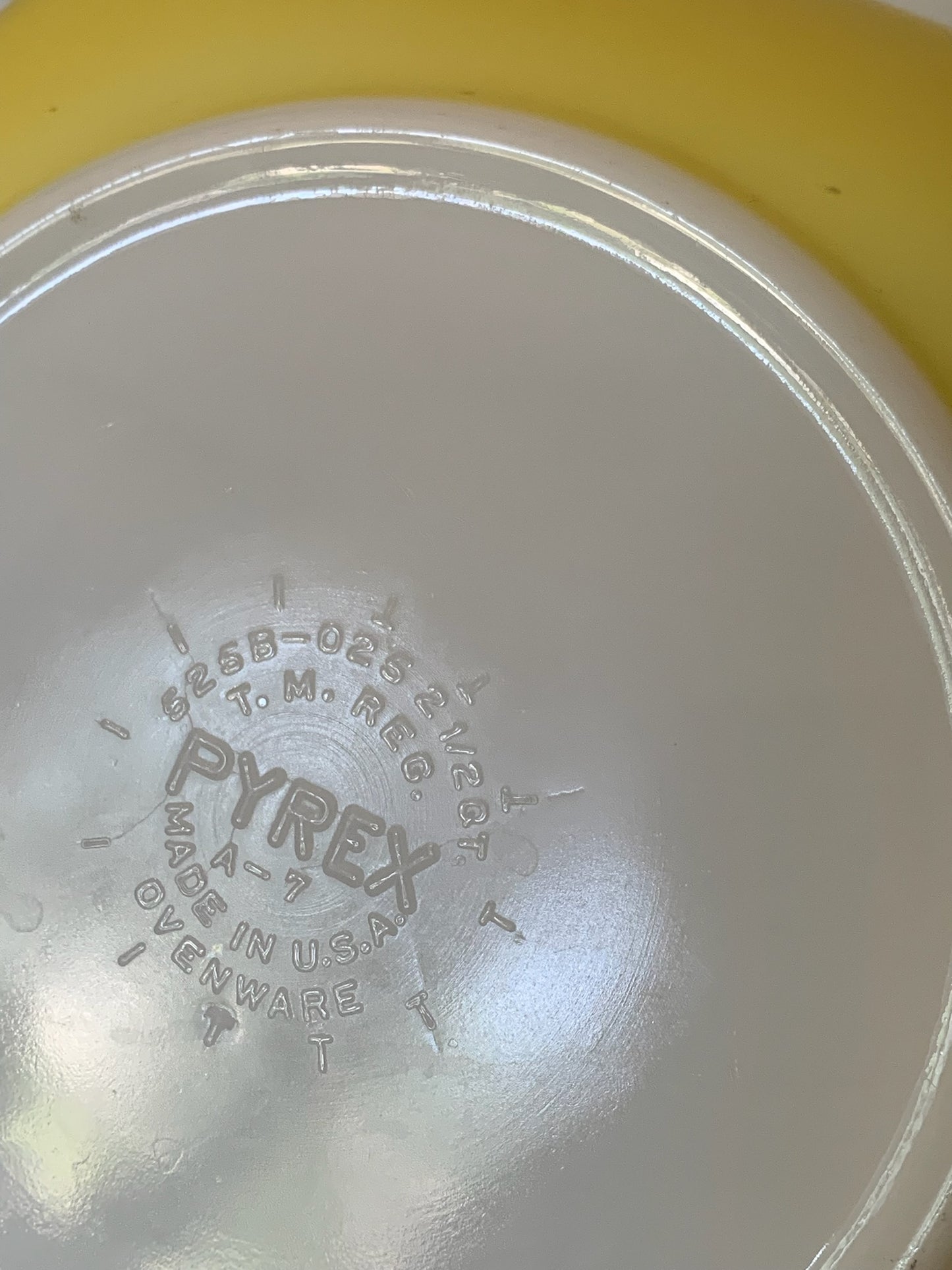 Pyrex Yellow 12oz hostess bowl (Sunburst logo) (1792.4)