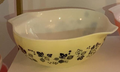 Pyrex Yellow Gooseberry 444