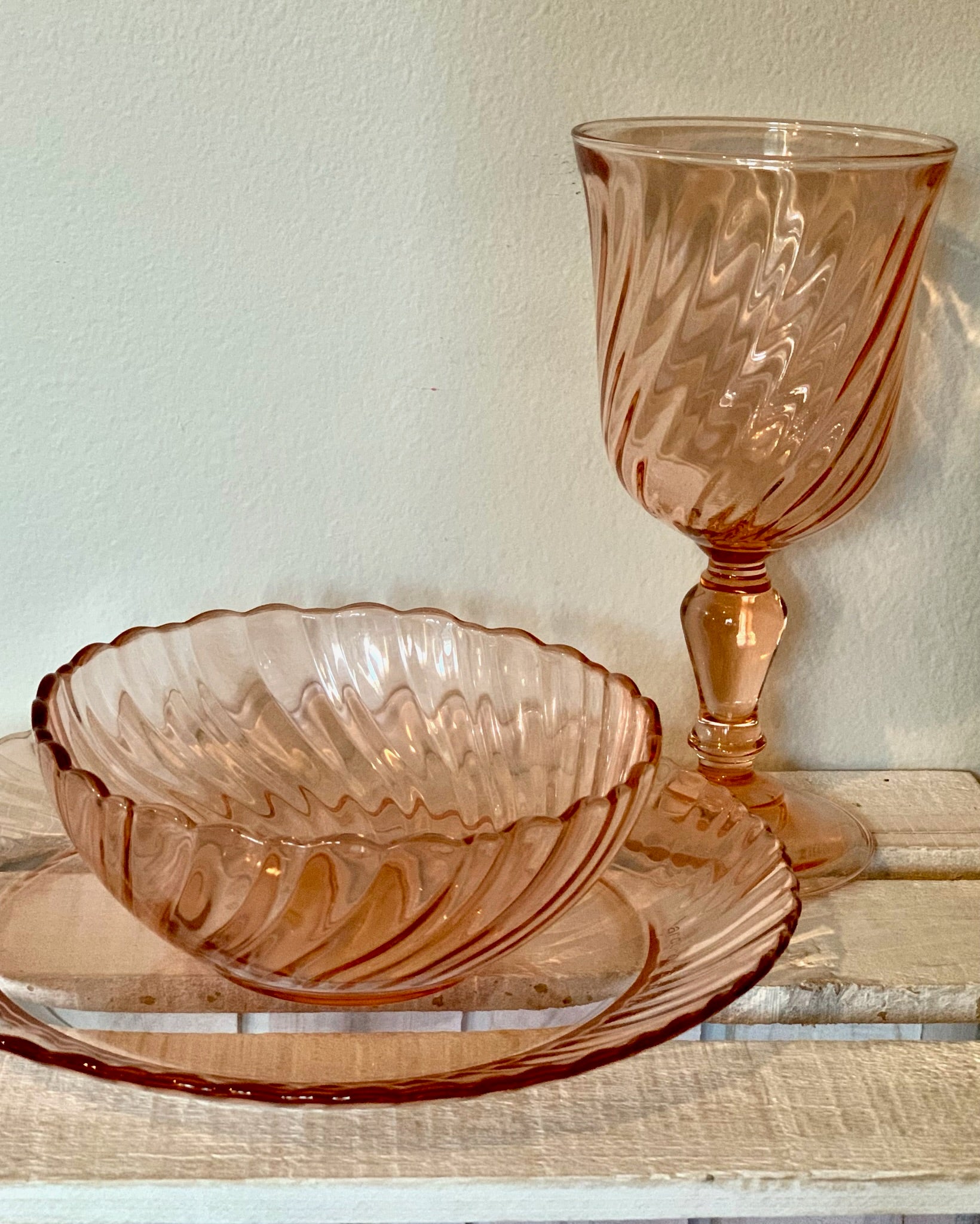 PendingArcoroc France French Pink Swirl Rosaline Pink Glass shops Dinnerware Set for 6